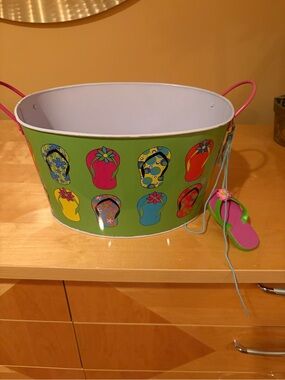 Mud Pie Green Flip-Flop Print Tub with Pink Handles